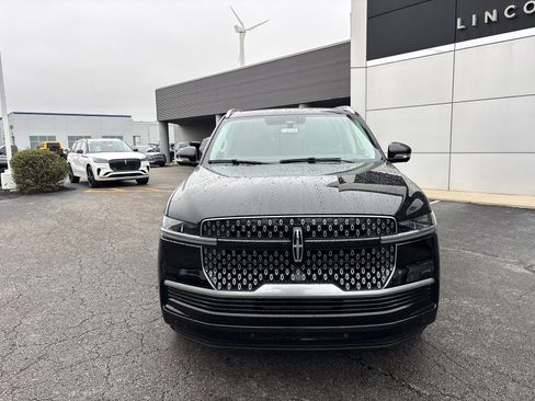 New 2026 Lincoln Navigator L Reserve AWD/4WD image 2