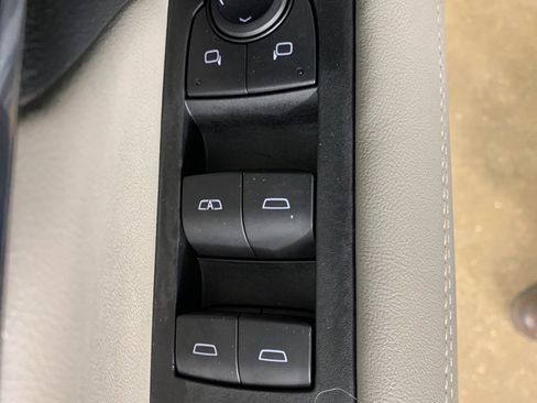 Used 2025 GMC Terrain Elevation w/ Elevation Premium Package image 15