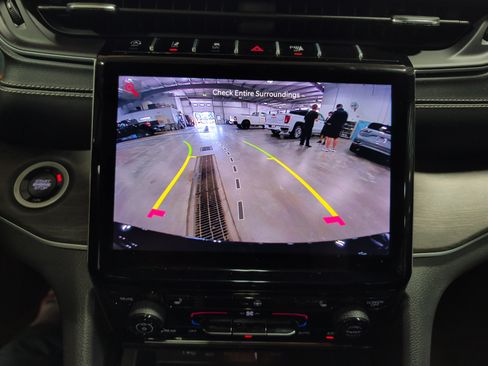 Used 2024 Jeep Grand Cherokee Limited AWD/4WD image 13