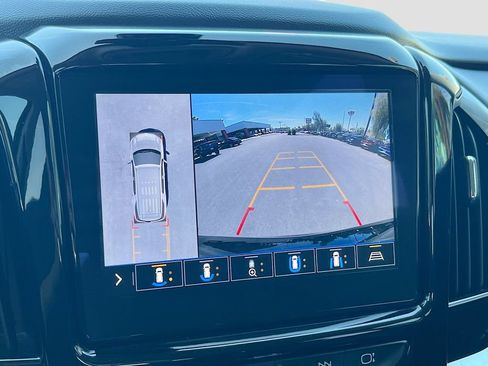 Used 2021 Chevrolet Traverse Premier FWD image 14