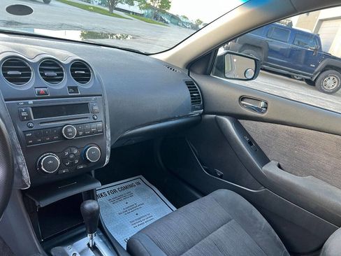 Used 2010 Nissan Altima 2.5 S FWD image 14