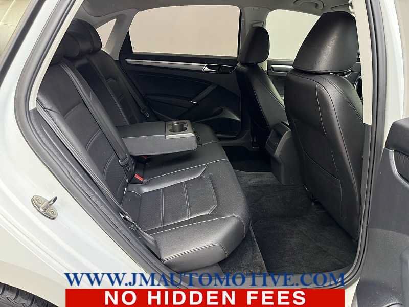 Used 2017 Volkswagen Passat 1.8T R-Line FWD image 17