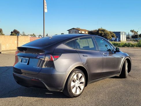 Used 2024 Tesla Model Y Long Range image 4