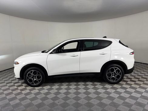 Used 2025 Alfa Romeo Tonale AWD/4WD image 10