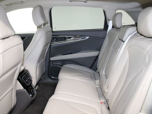 Used 2023 Lincoln Nautilus Reserve w/ Luxury Package AWD/4WD image 24