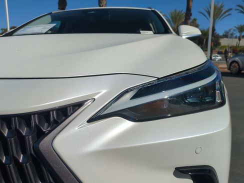 Certified 2025 Lexus NX 250 FWD w/ Premium Package image 10