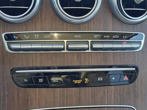 Used 2022 Mercedes-Benz GLC 300 image 16