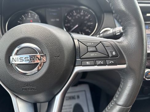 Used 2017 Nissan Rogue SL w/ SL Premium Package AWD/4WD image 18