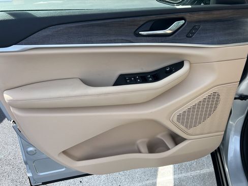 New 2025 Jeep Grand Cherokee L Limited image 10