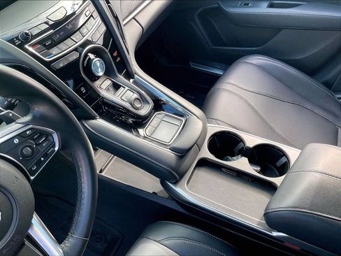 Used 2025 Acura RDX SH-AWD image 19