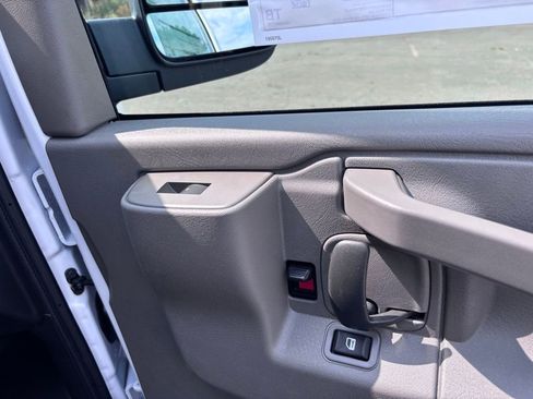 New 2025 Chevrolet Express 3500 Work Van w/ Driver Convenience Package image 39