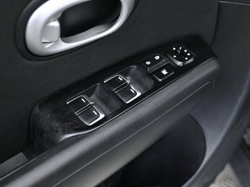 Used 2019 Kia Soul image 19