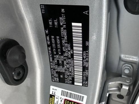 Used 2023 Toyota Highlander LE image 32