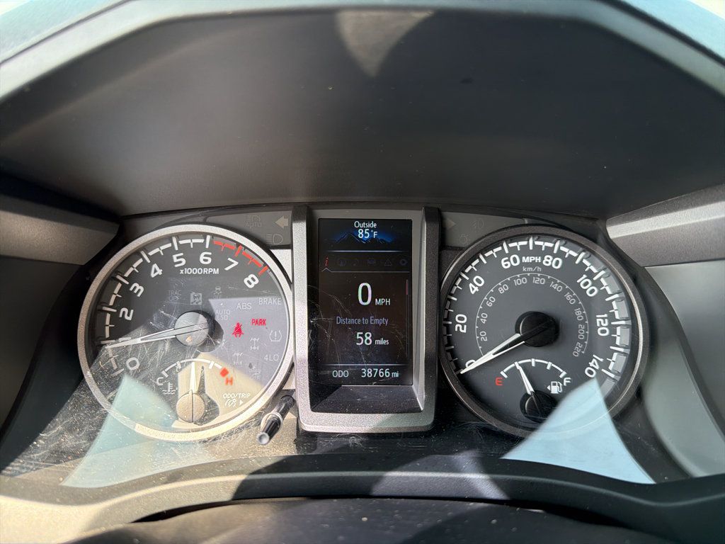 Certified 2022 Toyota Tacoma TRD Off-Road w/ TRD Premium Off Road Package AWD/4WD image 3