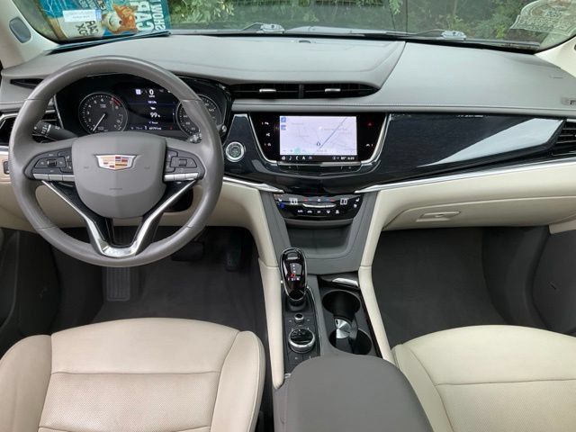 Used 2024 Cadillac XT6 Premium Luxury w/ Technology Package FWD image 4