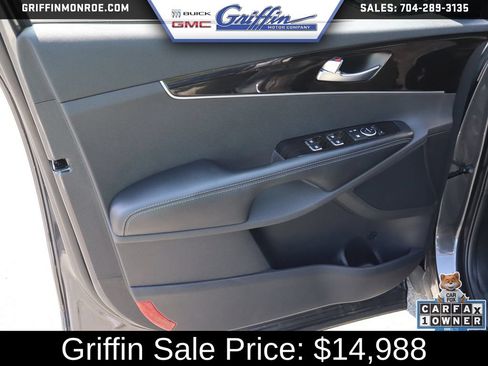 Used 2019 Kia Sorento EX FWD image 16