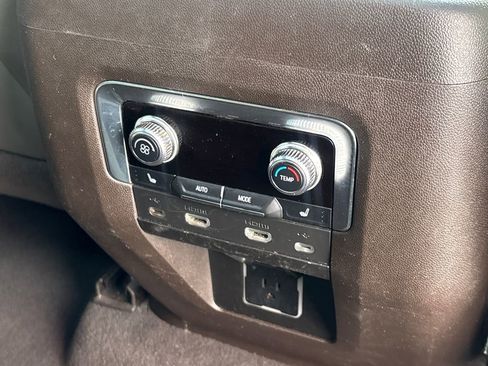 Used 2021 GMC Yukon SLT w/ SLT Luxury Plus Package image 29