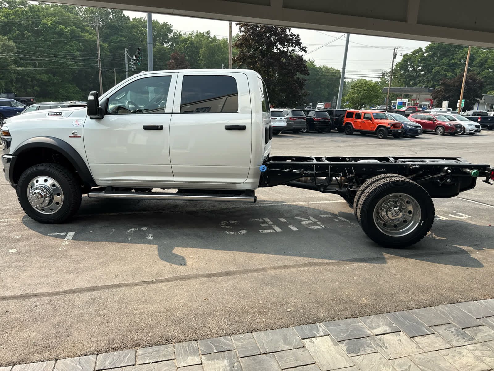 New 2026 RAM 5500 Tradesman w/ Chrome Appearance Group AWD/4WD image 4