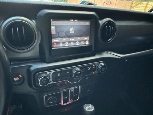 Used 2022 Jeep Wrangler Unlimited Sport AWD/4WD image 40