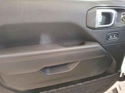 Used 2022 Jeep Wrangler Unlimited Rubicon w/ Xtreme Recon 35" Tire Package image 19