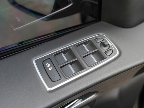 Used 2017 Jaguar F-PACE S image 12