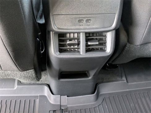 New 2026 Chevrolet Equinox LT image 26