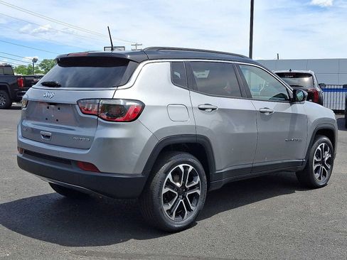 Used 2024 Jeep Compass Limited AWD/4WD image 6