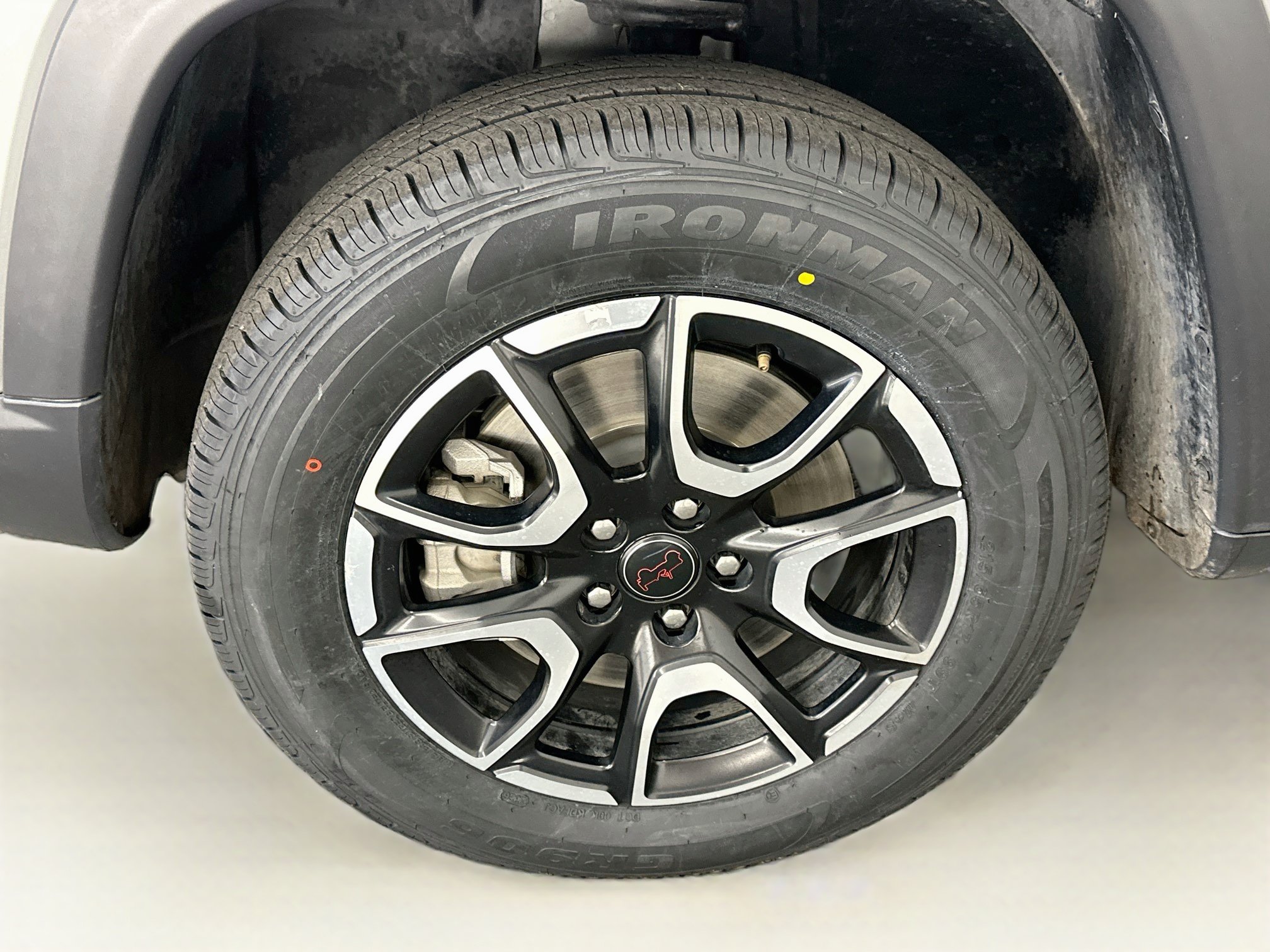 Used 2025 Jeep Compass Trailhawk AWD/4WD image 11