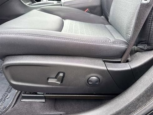 Used 2022 Chrysler 300 Touring w/ Sport Appearance Package image 32