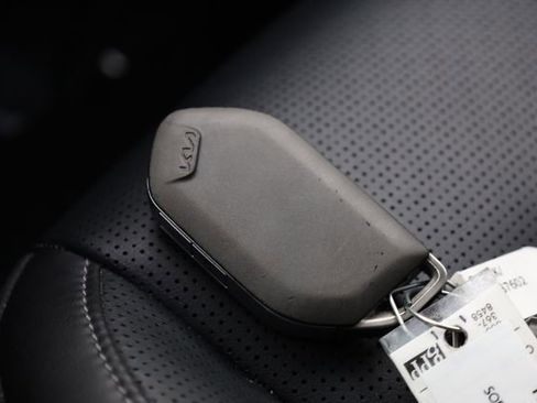 Certified 2024 Kia Sorento S image 30