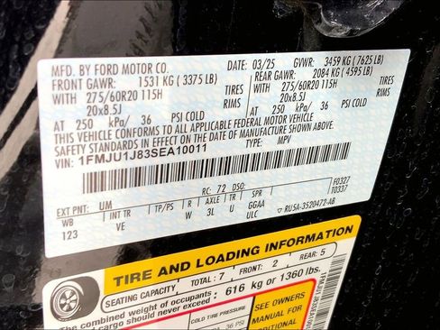 Used 2025 Ford Expedition Active AWD/4WD image 29