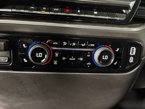 Used 2025 Chevrolet Silverado 1500 LT AWD/4WD image 19