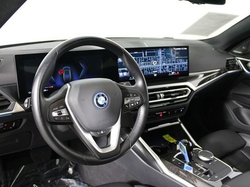 Used 2022 BMW i4 eDrive40 w/ Premium Package image 8