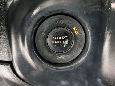 Used 2018 Jeep Wrangler Unlimited Sport S image 18