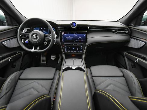 New 2025 Maserati Grecale Modena image 13