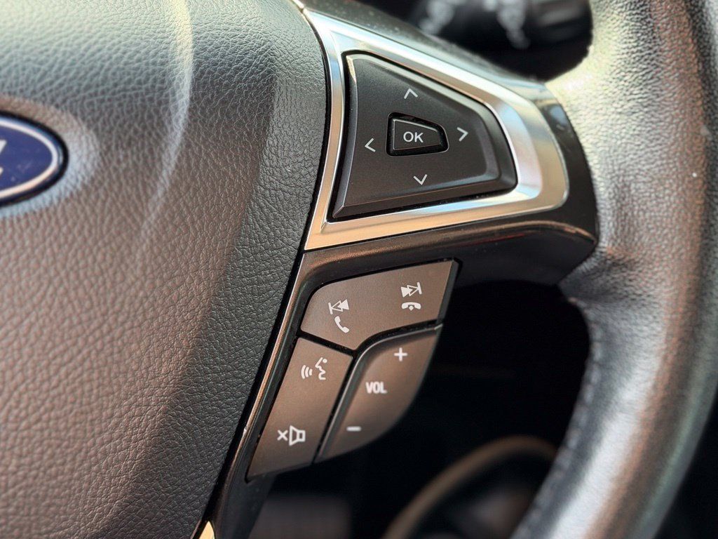 Used 2024 Ford Edge SEL AWD/4WD image 9