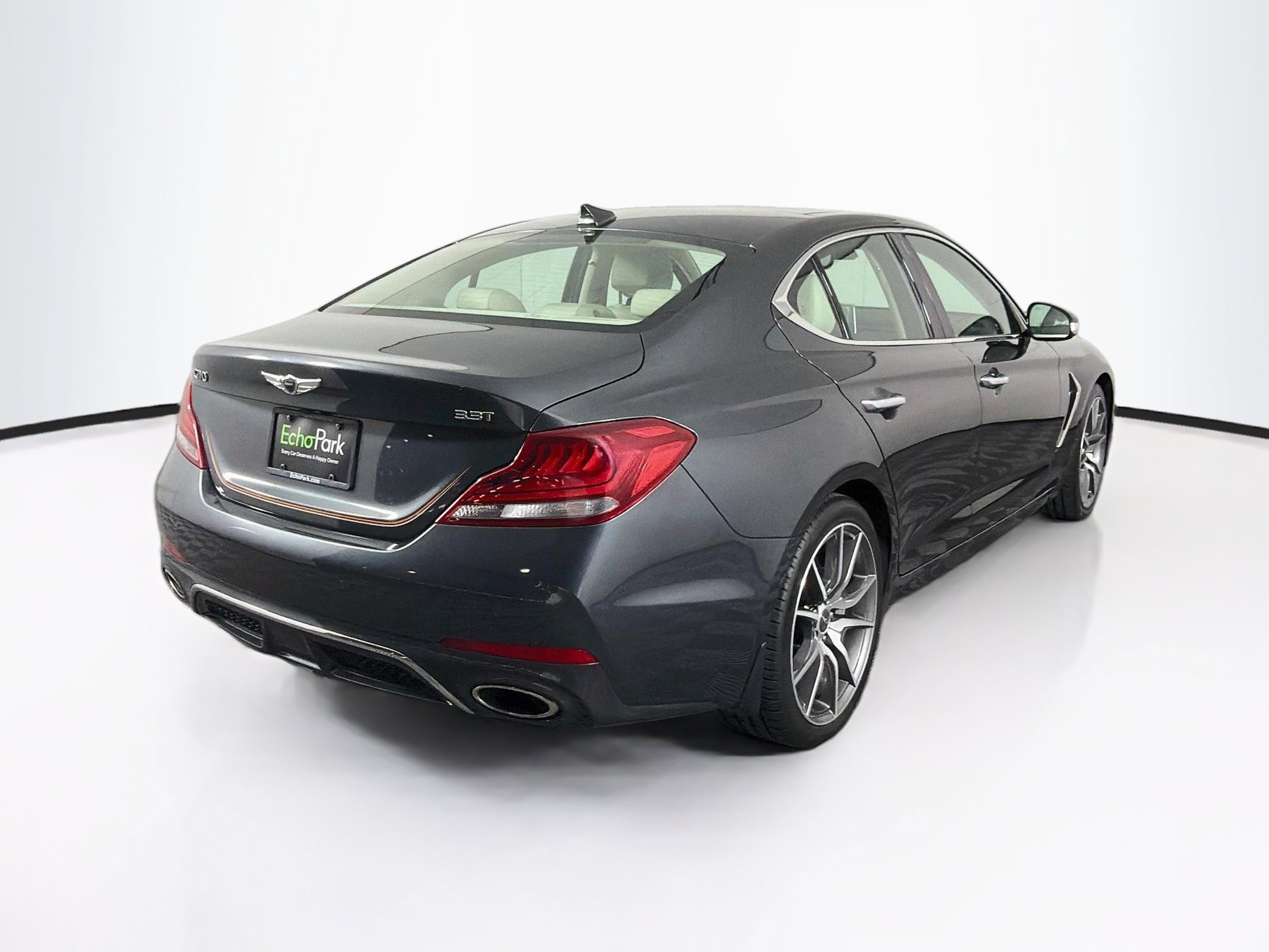 Used 2019 Genesis G70 3.3T Design RWD image 9