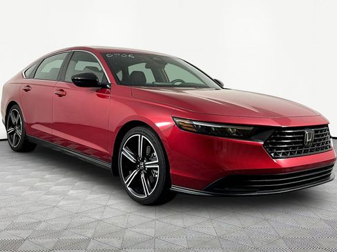 Used 2025 Honda Accord Sport image 3