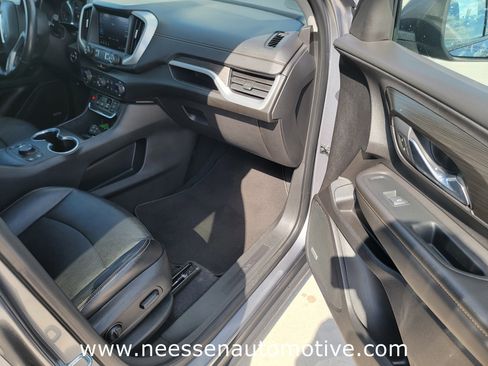 Used 2021 GMC Terrain SLT w/ Infotainment Package II image 9