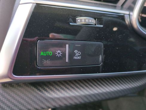 Certified 2025 Audi RS Q8 performance image 18