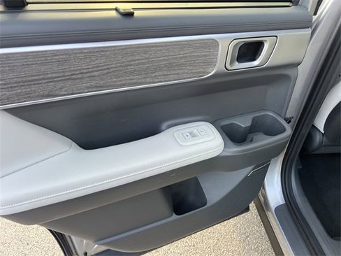 Used 2025 Hyundai Santa Fe Limited image 23