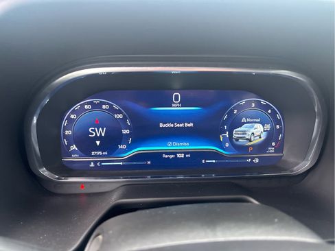 Used 2023 Chevrolet Suburban RST w/ Sport Performance Package image 7