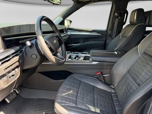 Used 2025 Cadillac Escalade V AWD/4WD image 10