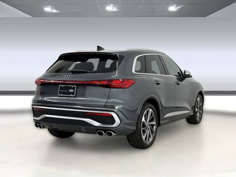 Used 2025 Audi SQ5 Prestige AWD/4WD image 9