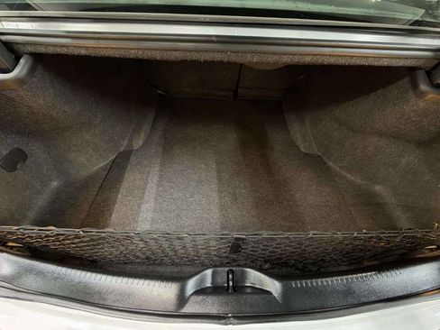 Used 2015 Chrysler 300 Limited image 9