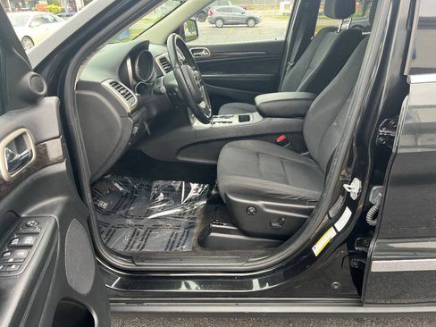 Used 2012 Jeep Grand Cherokee Laredo w/ Laredo E Group AWD/4WD image 20