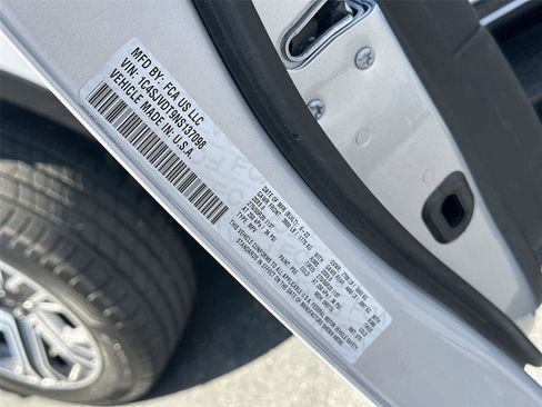 Used 2022 Jeep Wagoneer Series III AWD/4WD image 22