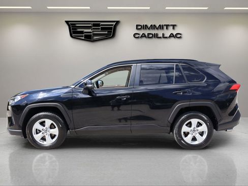 Used 2020 Toyota RAV4 XLE FWD image 2