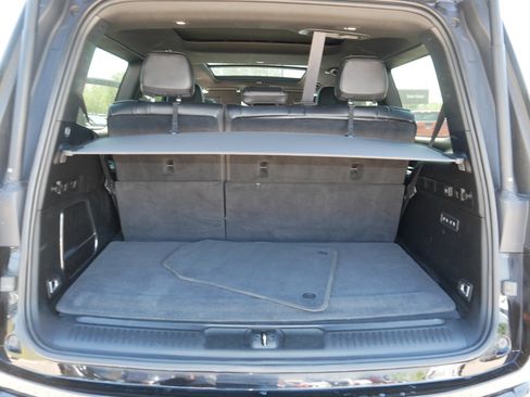 Used 2022 Jeep Wagoneer Series III AWD/4WD image 17