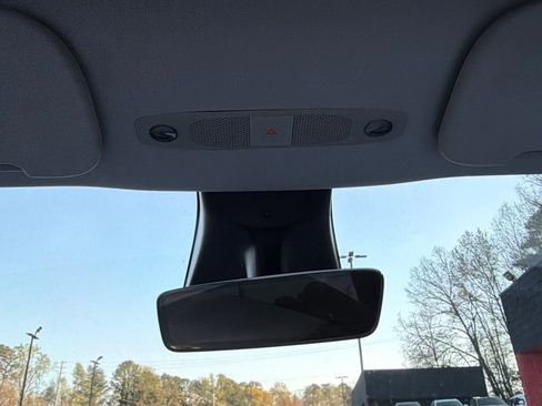 Used 2020 Tesla Model Y Long Range image 50